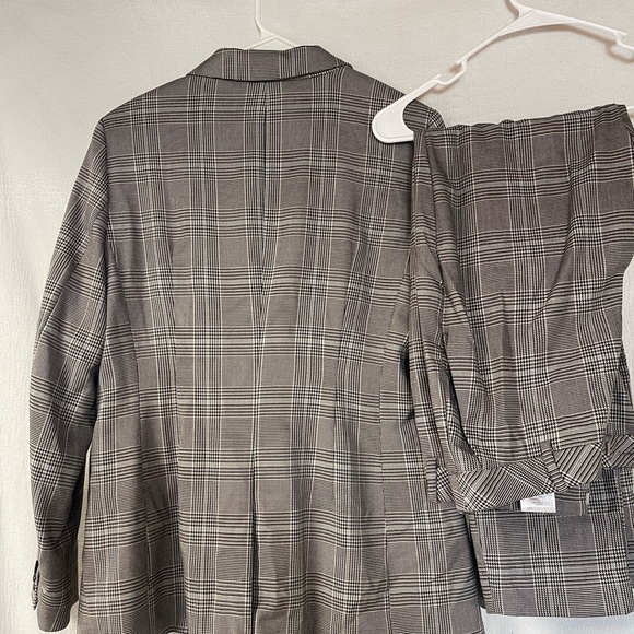 H&M dress suit - Picture 3 of 5